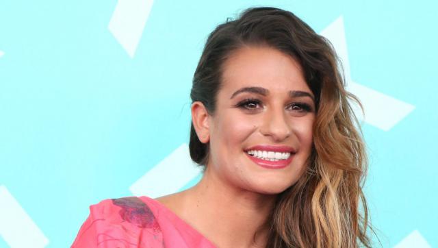 Lea Michele Saffiche Encore Nue Dans Son Lit Et Elle Nest Pas Seule