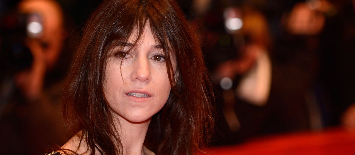 Charlotte Gainsbourg sur la mort de son père : &quot;C'est une image qui traumatise un peu&quot;