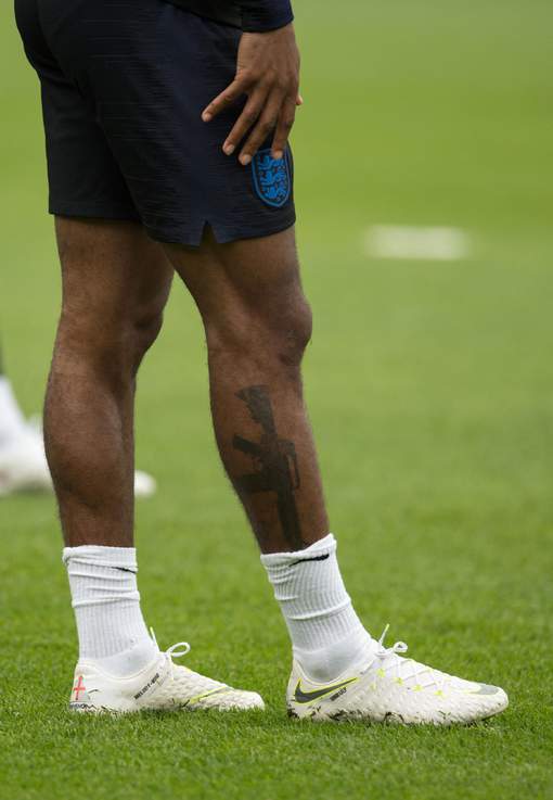 Raheem Sterling : Le tatouage du footballeur anglais ne passe pas !