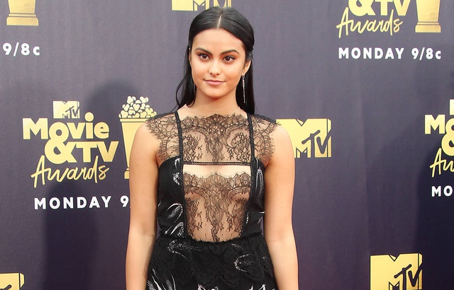 L'actrice Camila Mendes ne veut pas sortir avec des collègues