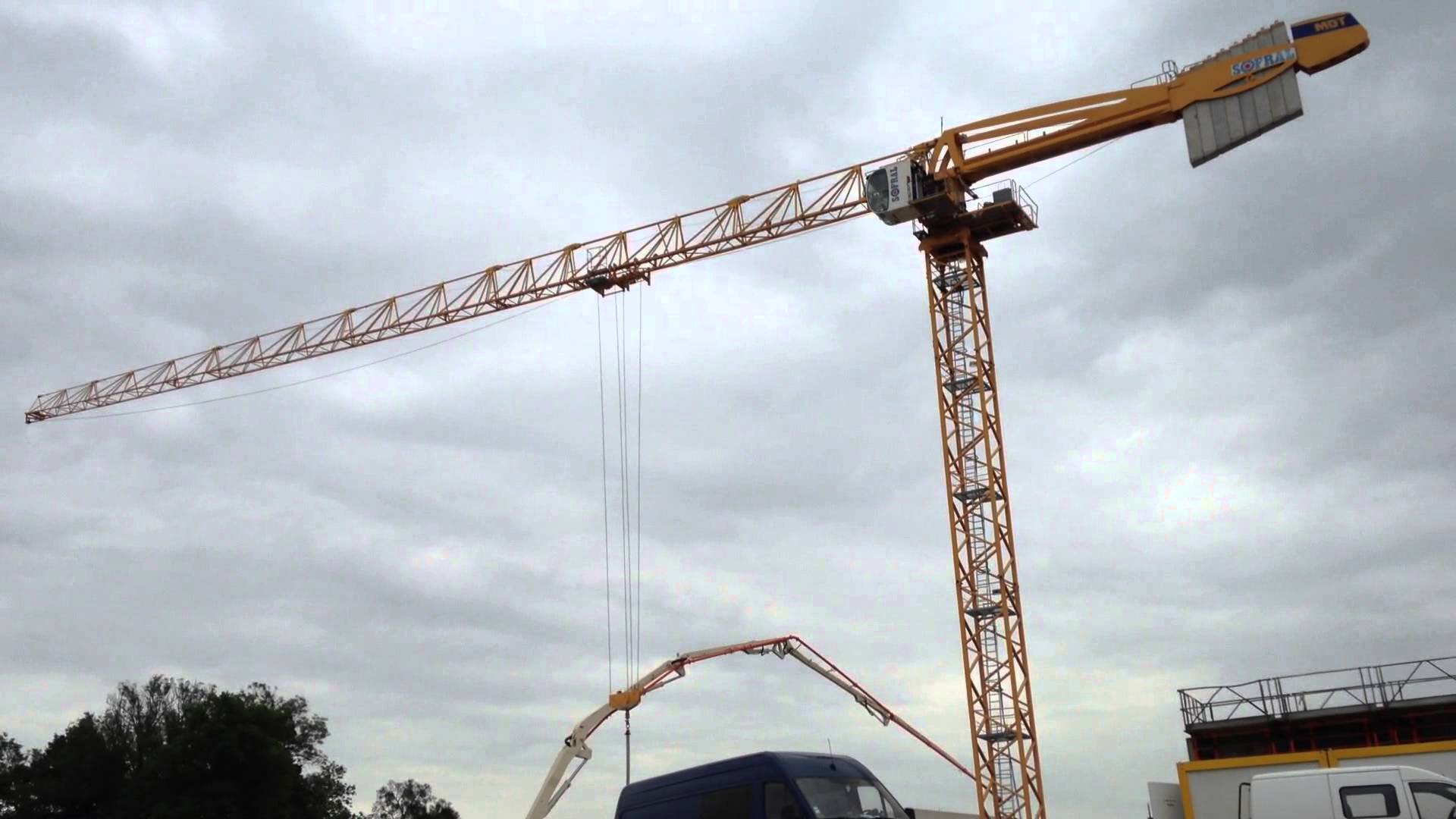 Lyon : Elle tombe d'une grue en voulant faire un selfie