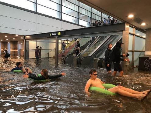 Suède : Quand des voyageurs se baignent dans une gare