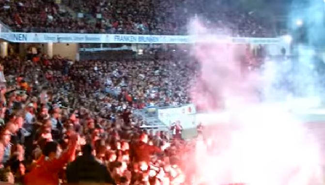 Impressionnant ! Ces supporters font littéralement trembler un stade