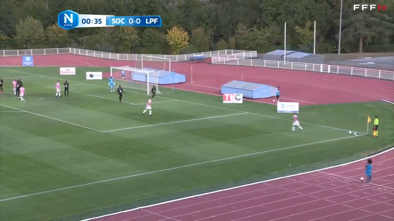 Football : la technique du Puy Foot Auvergne 43 pour marquer un but fait le buzz