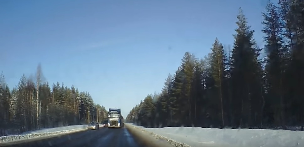 Cet automobiliste évite de justesse un accident qui aurait pu être mortel