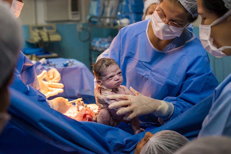 La photo de ce bébé qui vient de naître fait le tour du monde