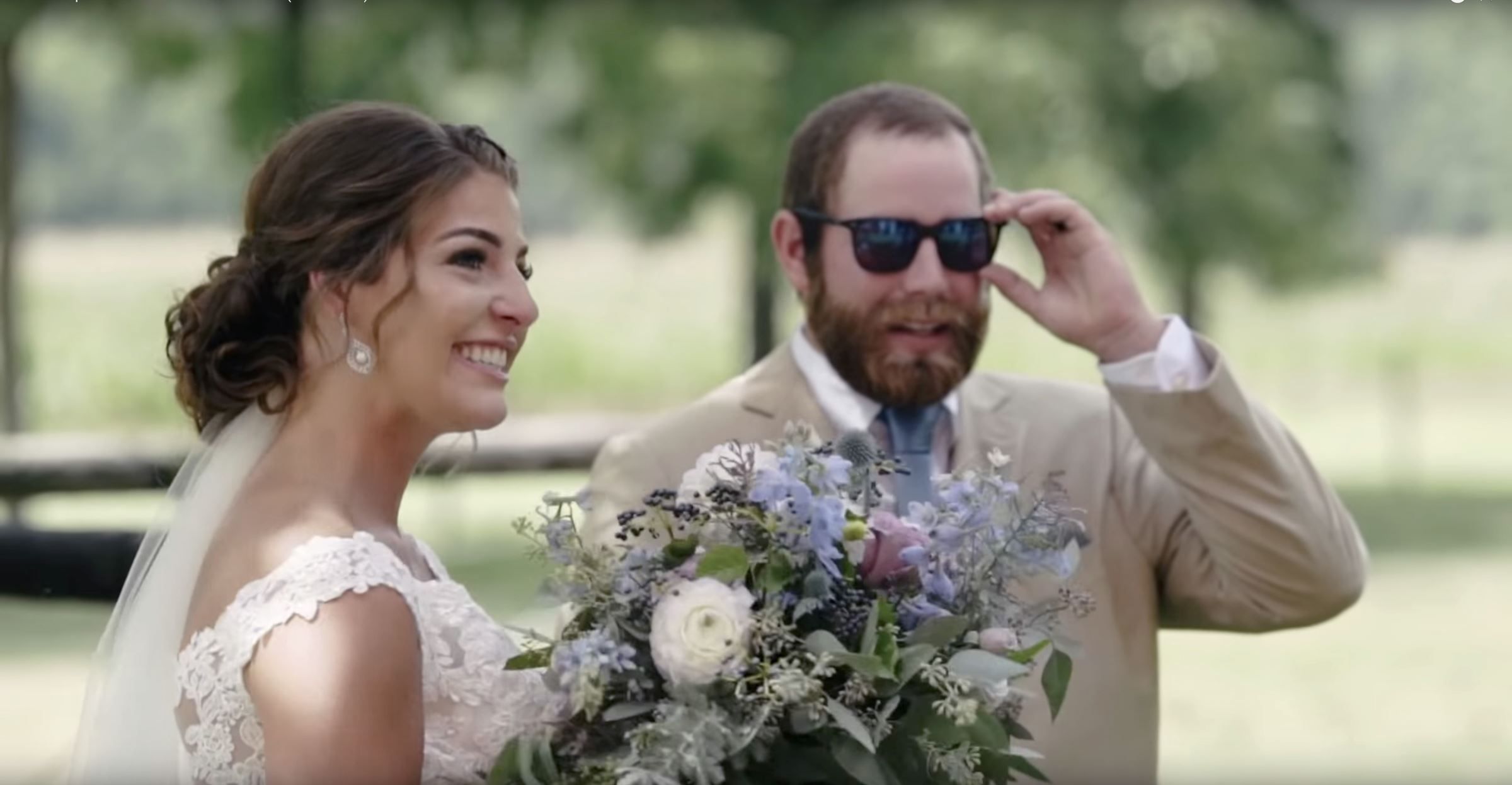 Daltonien, sa femme lui fait une incroyable surprise le jour du mariage