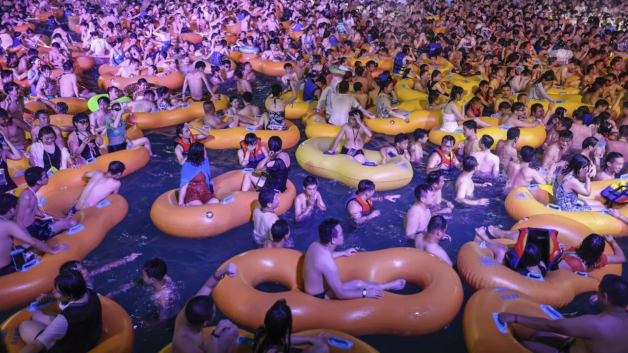 Coronavirus : Cette immense fête techno organisée à Wuhan !