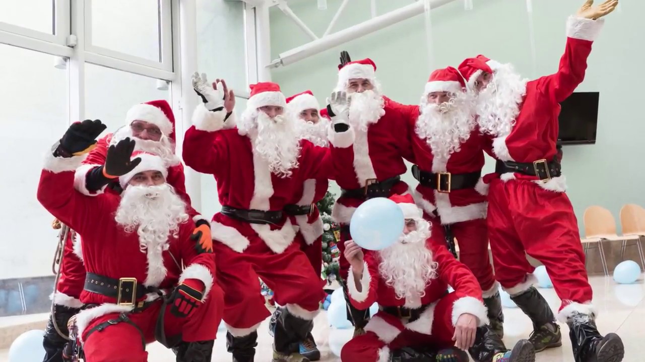 Une école de Pères Noël pour apprendre les gestes barrière et éviter l’annulation de Noël !