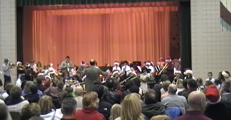 Ces jeunes musiciens reprennent &quot;Jingle Bells&quot;... C'est une catastrophe !