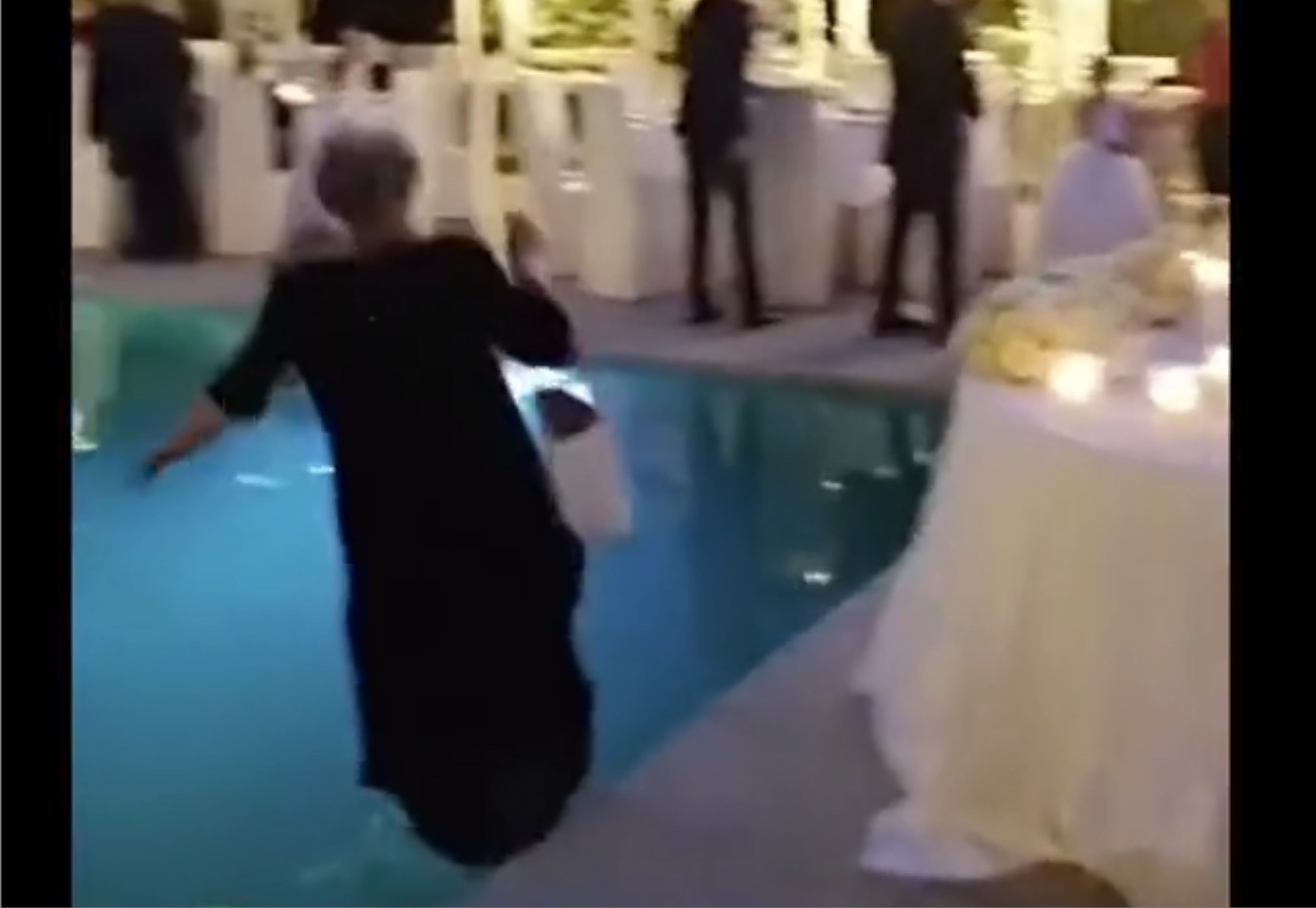 En plein mariage, elle ne voit pas la piscine et chute