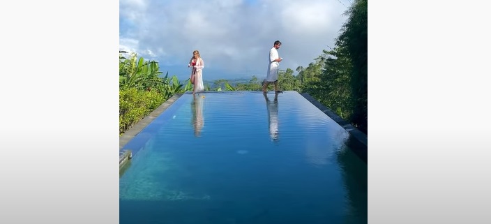 Elle tombe dans la piscine... la réaction de son chéri amuse la toile !