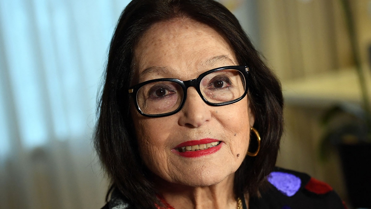 Nana Mouskouri discrète : elle révèle son combat contre le cancer