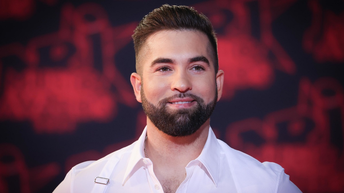 Kendji Girac va "comme quelqu'un qui a frôlé la mort" : sa compagne donne de ses nouvelles