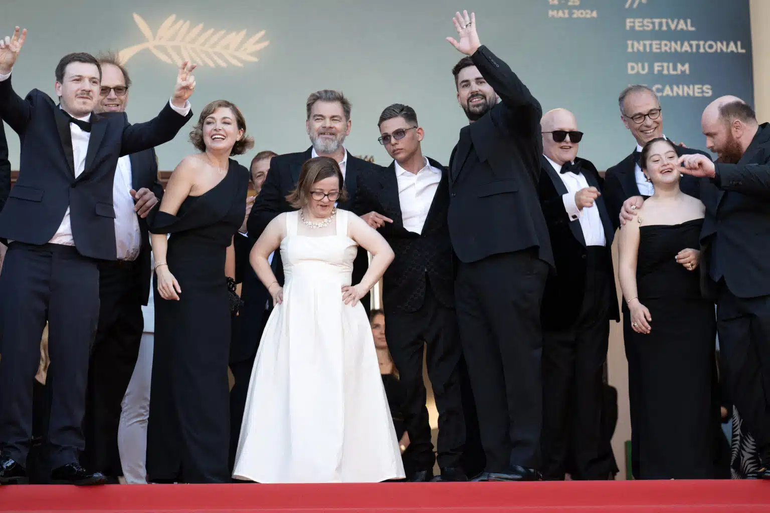 Cannes 2024 : le coup de gueule d’une ministre après un geste d’Artus lors de la montée des marches