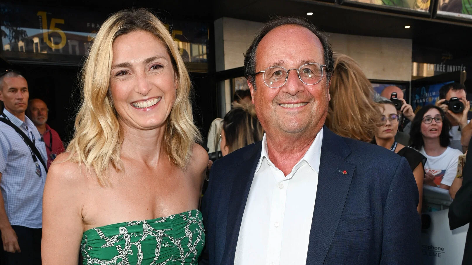 Julie Gayet en couple avec François Hollande : l'actrice dévoile la réaction de ses parents