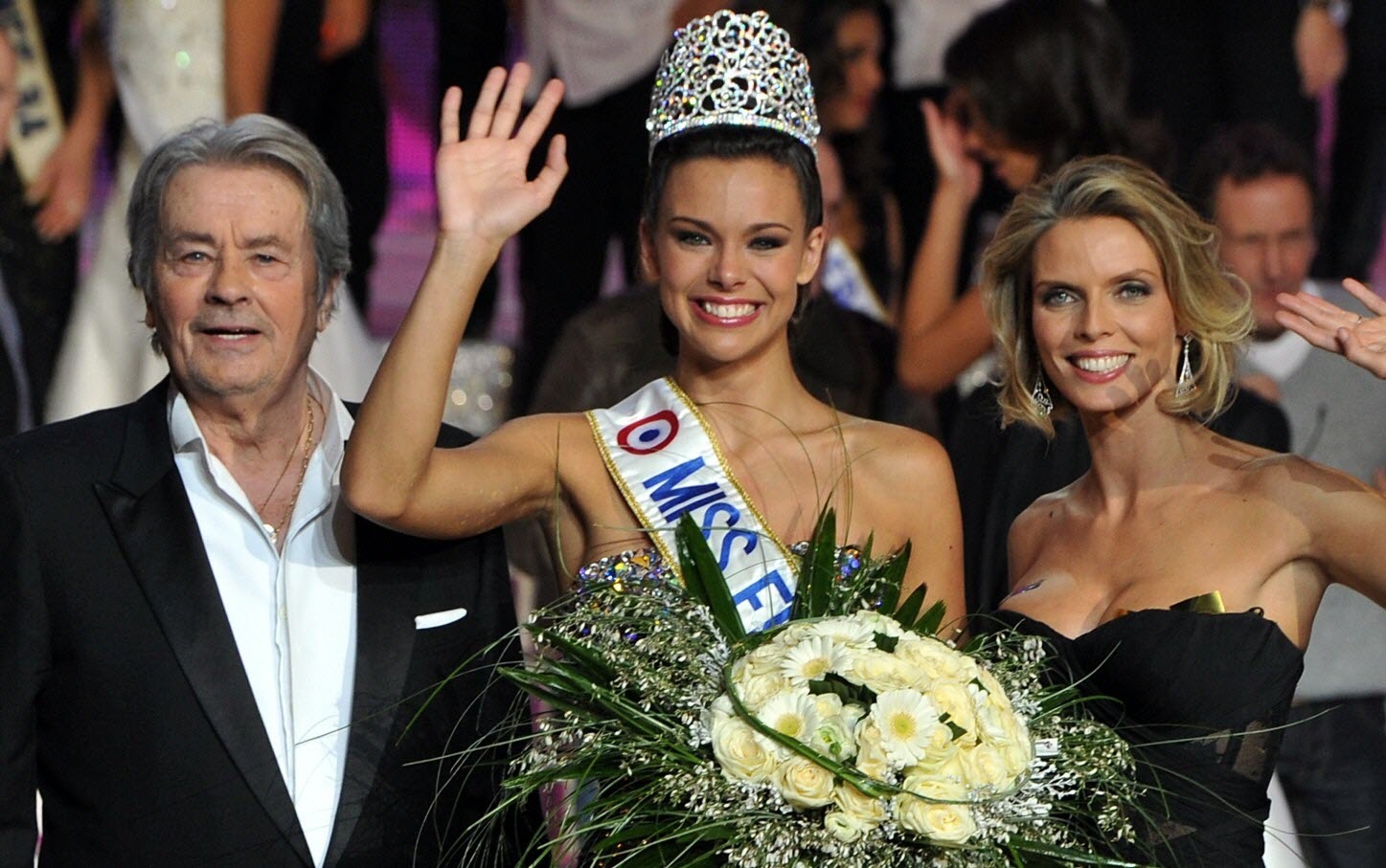 Sylvie Tellier évoque le départ d’Alain Delon du poste de "président à vie" du jury de Miss France