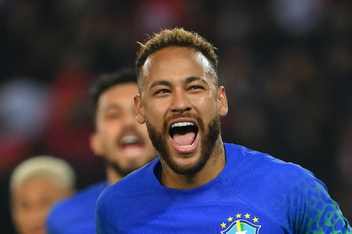 Neymar papa pour la troisième fois : de tendres clichés dévoilés