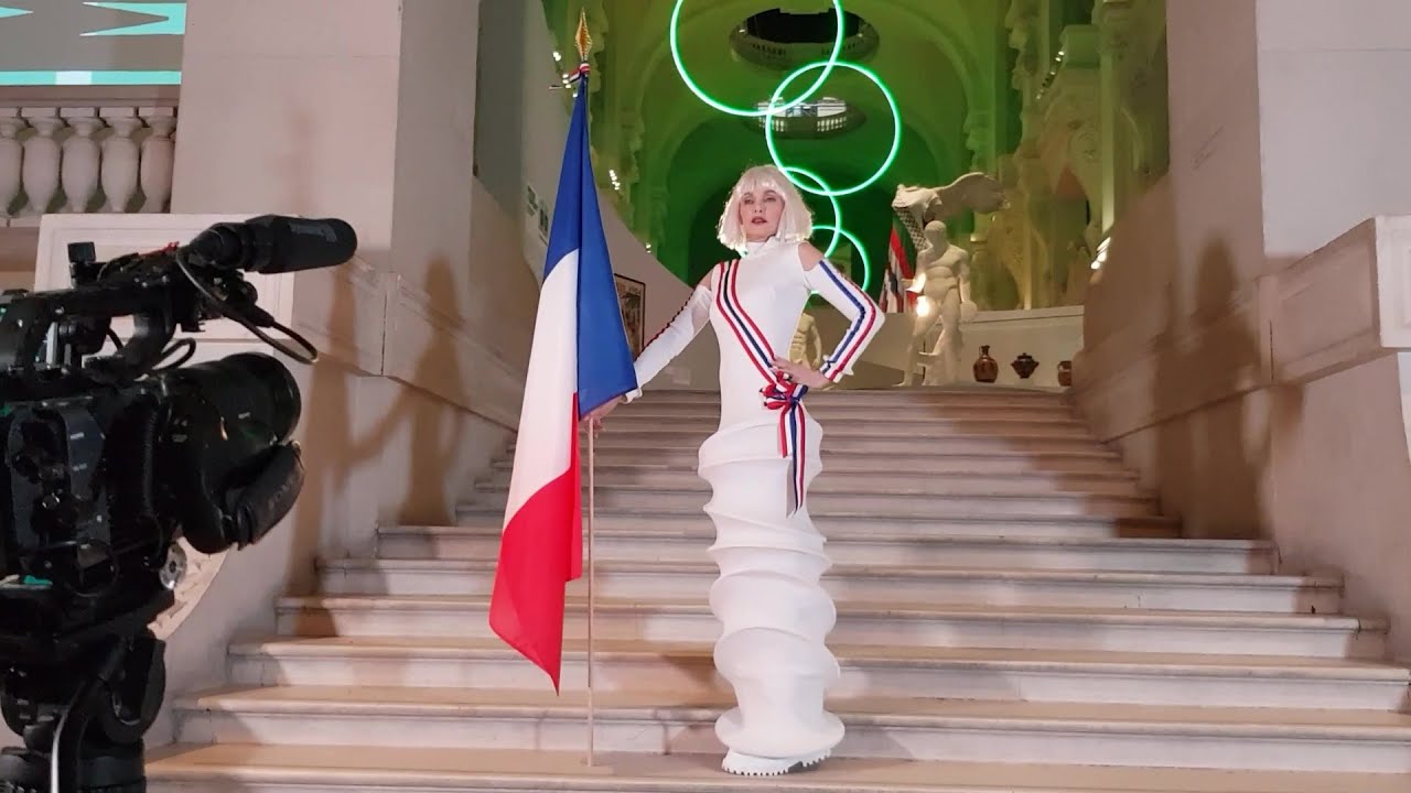 JO de Paris : Arielle Dombasle moquée par une célèbre marque... Découvrez la réaction de la chanteuse