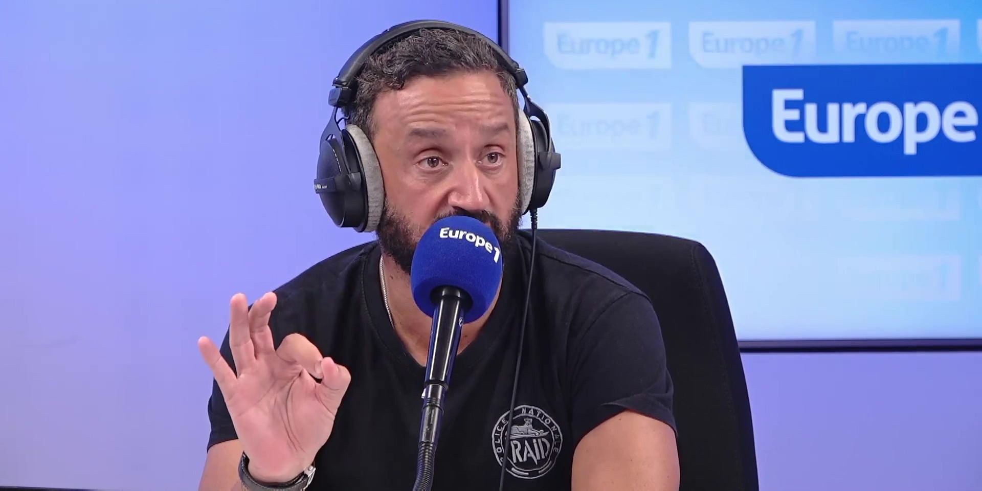 Cyril Hanouna au bord des larmes sur Europe 1 : "Ces gens sont dangeureux…"