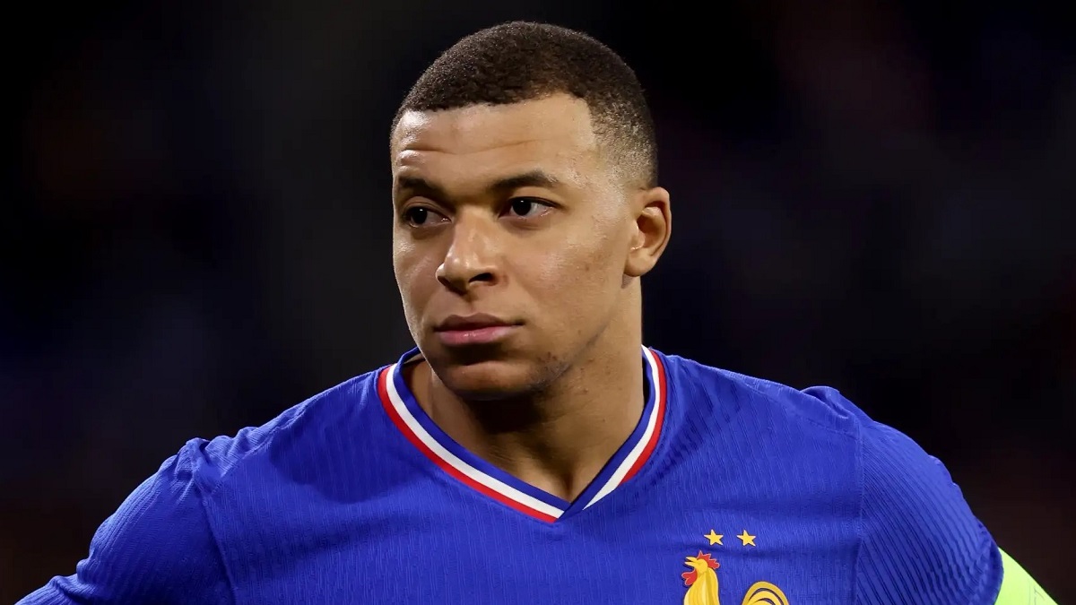 Kylian Mbappé critiqué par le rappeur Booba sur X :  &quot;Zéro but à l'euro&quot;