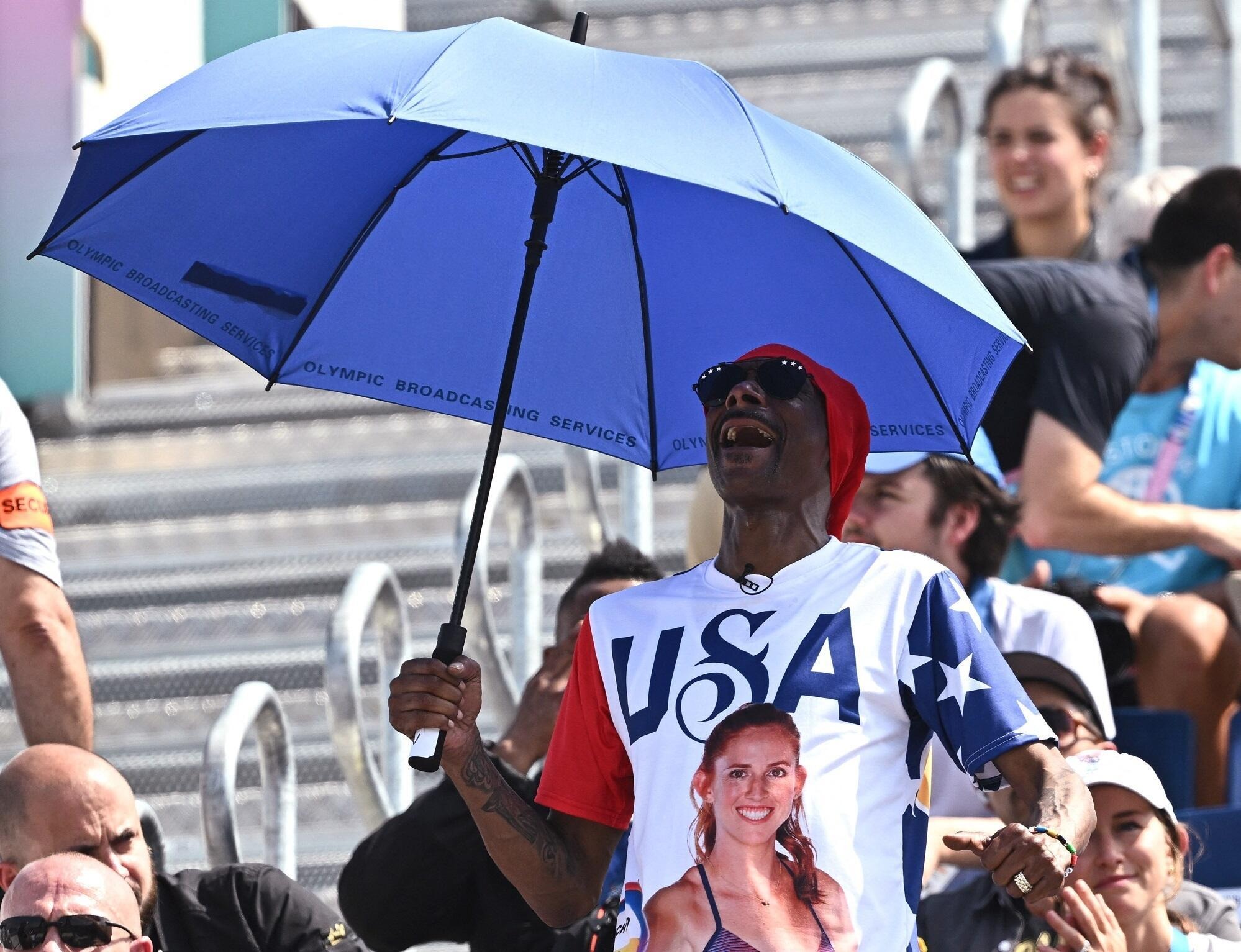 JO 2024 : Snoop Dogg assure le spectacle en tribunes et enflamme la Toile