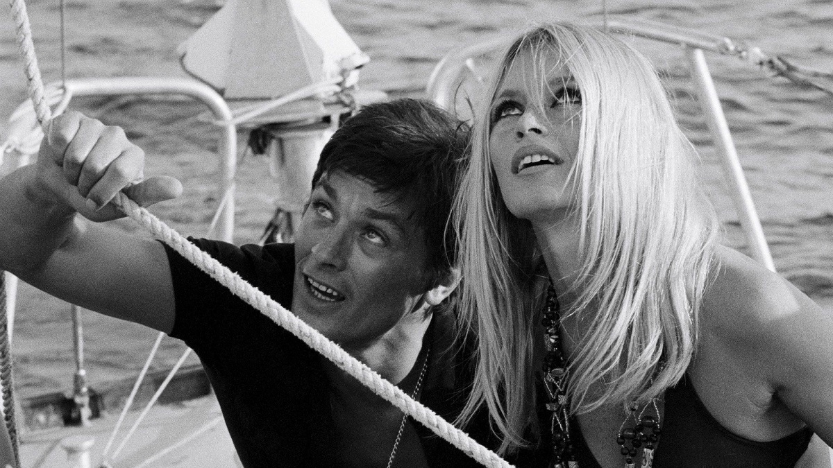 Mort d’Alain Delon : Brigitte Bardot furieuse contre la famille de l’acteur… "Il a été prisonnier"