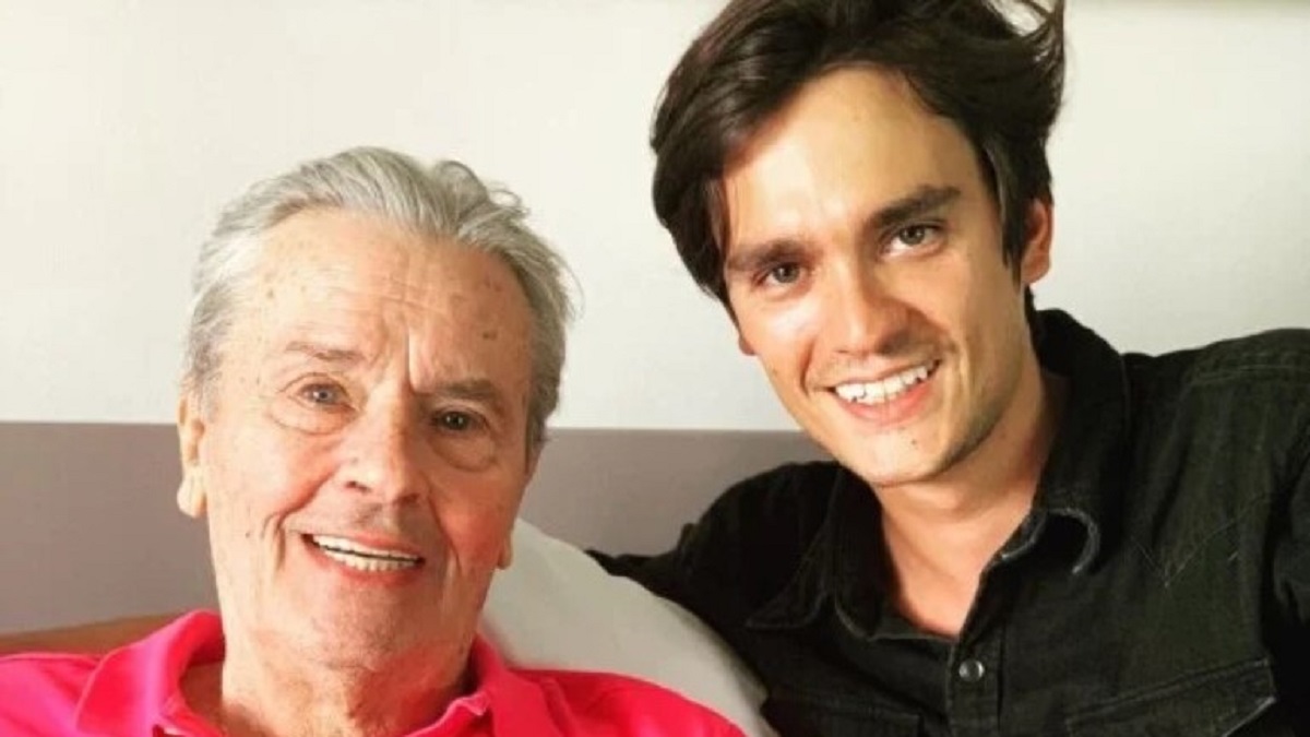 Alain Delon : son fils Alain-Fabien Delon lui rend hommage… Ce détail qui interpelle