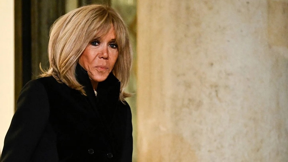 Brigitte Macron dans la suite d’Emily in Paris, un premier cliché dévoilé