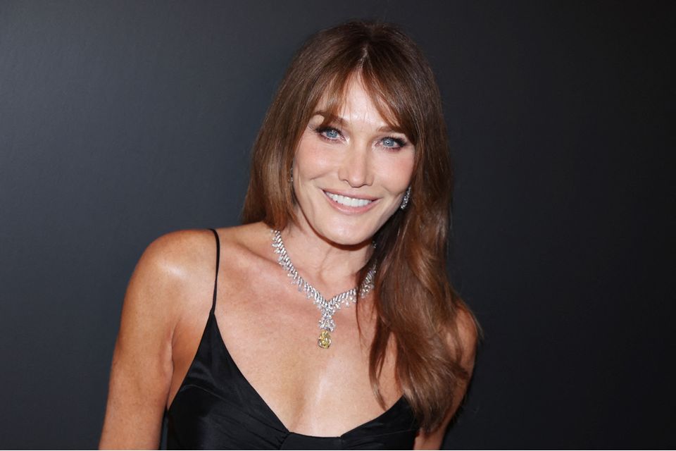 Carla Bruni : ses confidences sur son cancer et une collaboration inattendue