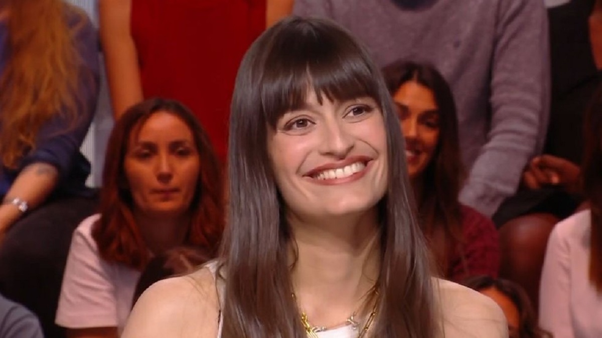 Clara Luciani se confie sur l’éducation de son fils "pour son bien"