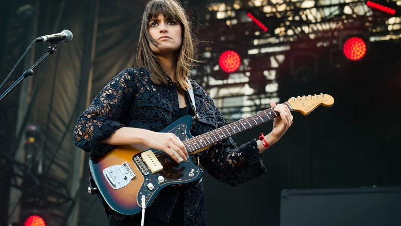 Clara Luciani en larmes face à Léa Salamé : "C'est une histoire incroyable..."