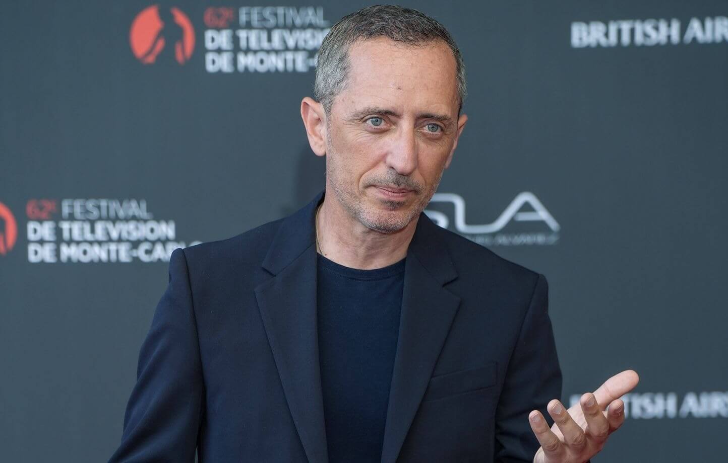 Gad Elmaleh lance son Comedy Club et répond à Jamel Debbouze : "Il est le bienvenu avec…"