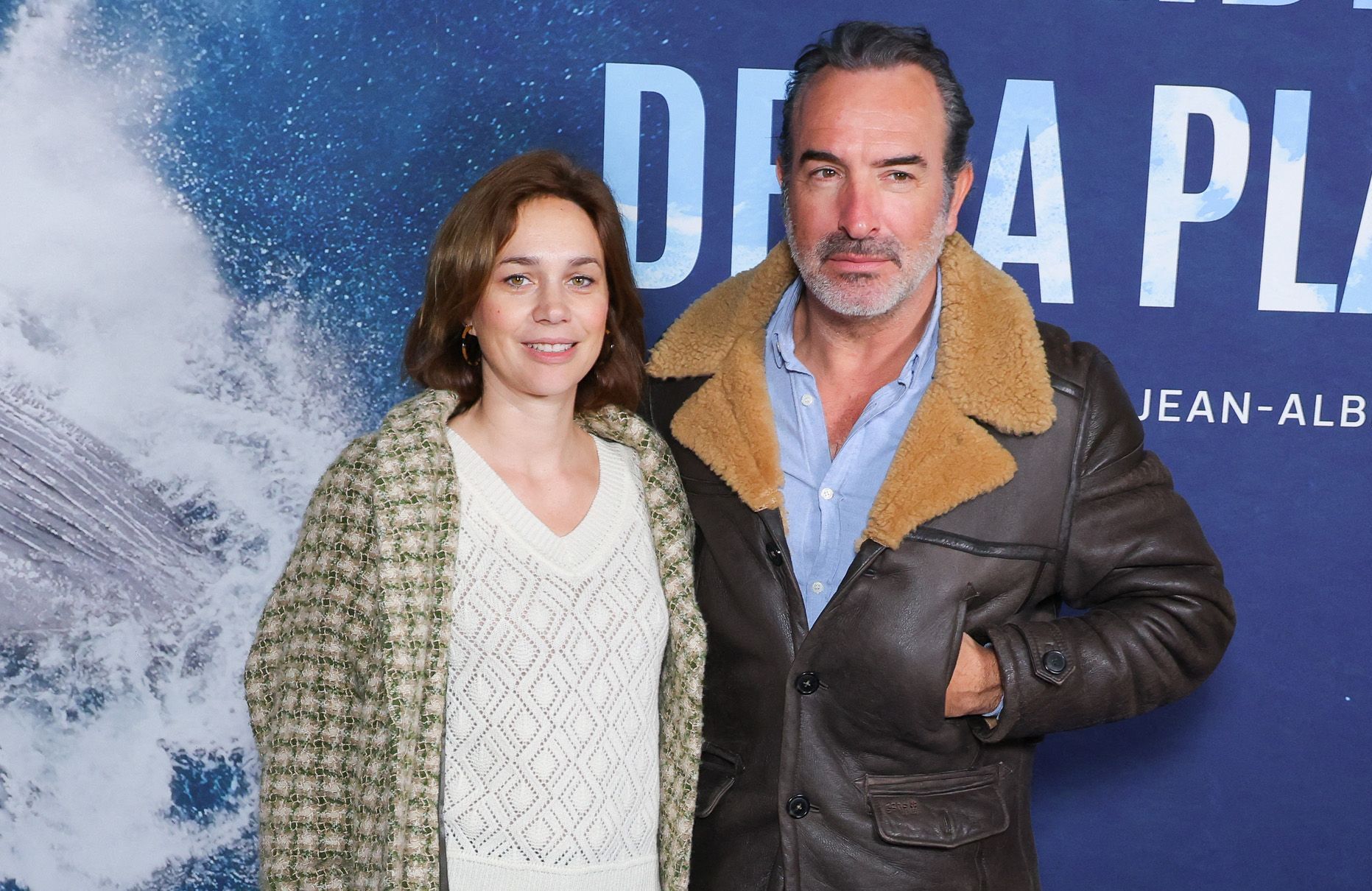 Jean Dujardin séparé de Nathalie Péchalat ? il retrouve le sourire au concert de Mylène Farmer