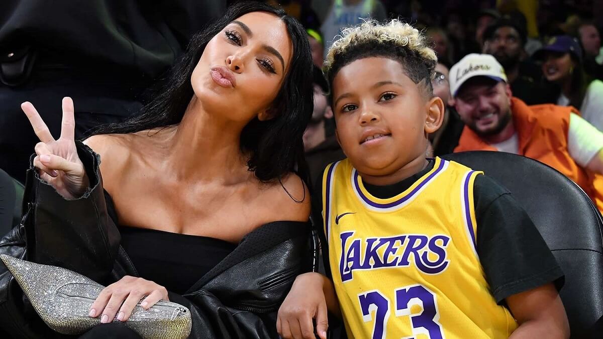 Kim Kardashian : son fils Saint insulte Kamala Harris sur YouTube, elle prend des mesures