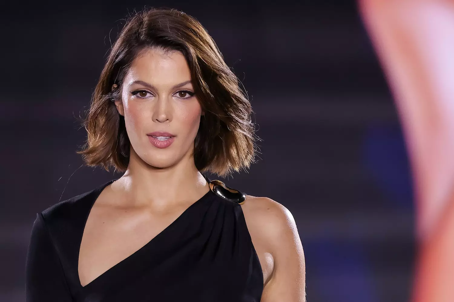 Iris Mittenaere violentée par son ex : elle prend une grande décision avant le procès