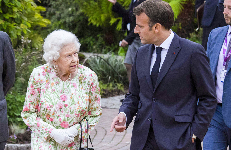 Elizabeth II : son avis bien tranché sur la différence d'âge entre Brigitte et Emmanuel Macron