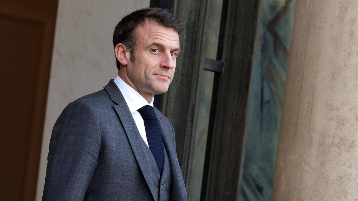 Emmanuel Macron surpris dans un bar-tabac : "On a été choqués"