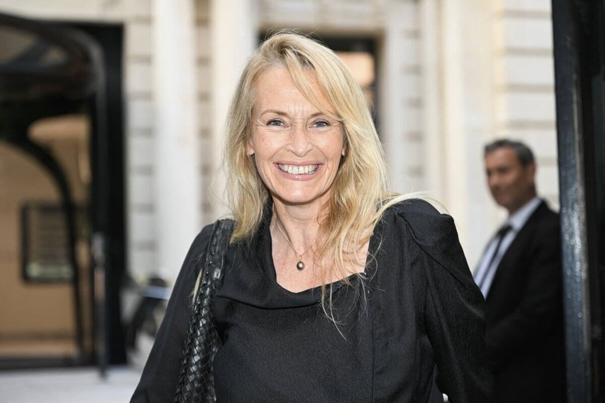 Estelle Lefébure agacée face à cette remarque sur son âge : "Ça ne veut rien dire !"