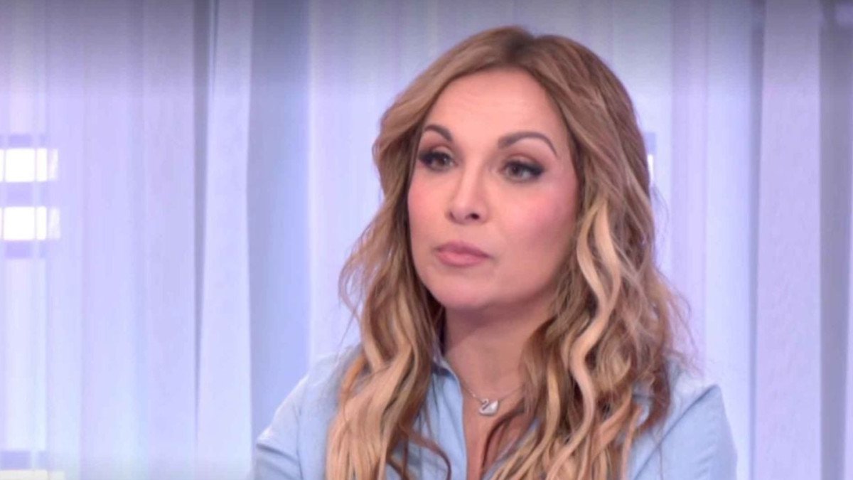 Hélène Ségara face à la maladie : elle se confie sur ces personnes qui l’ont abandonnée