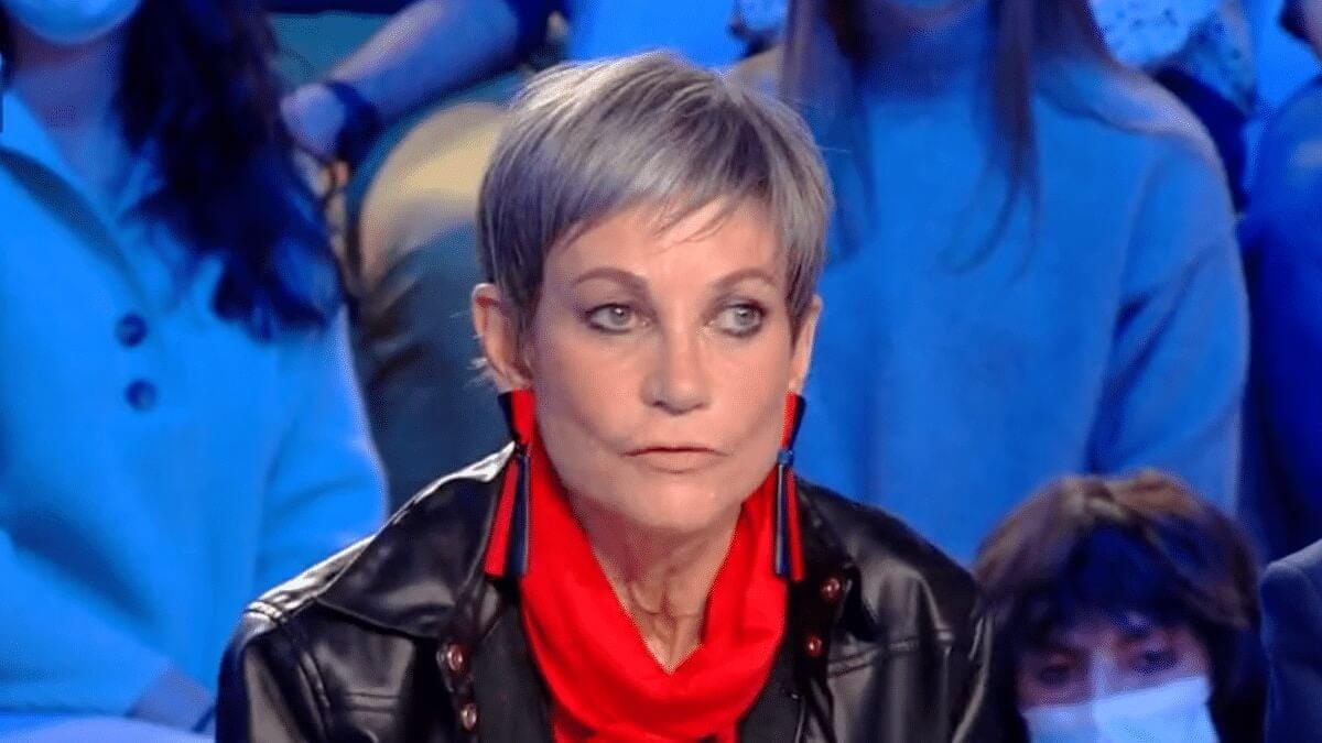 TPMP : Isabelle Morini-Bosc agressée dans le métro, "Ils m'ont attrapé la tête…"