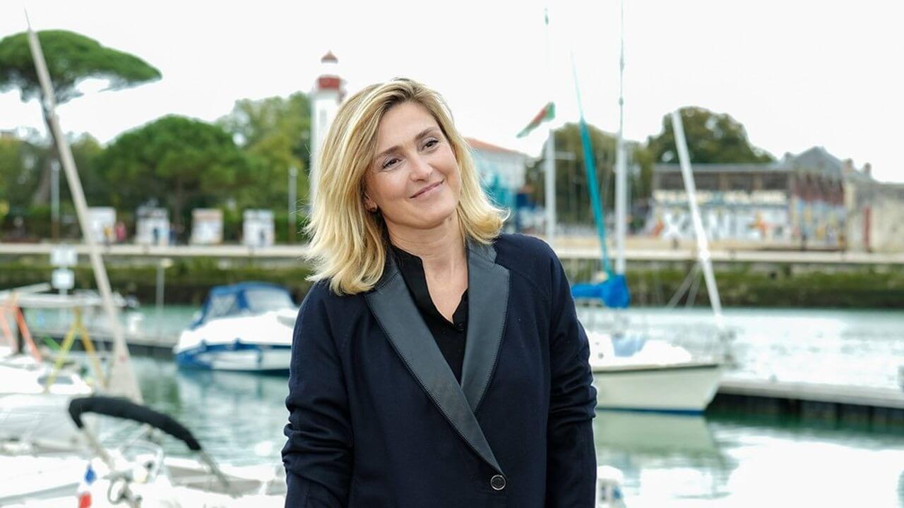 Julie Gayet sur sa carrière de réalisatrice : "J'ai toujours eu du mal à me mettre en avant"